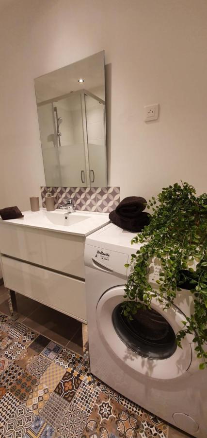 Studio Et A 2 Pas De La Cite